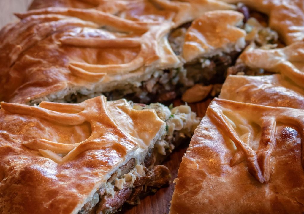 Kreatopita-torta greca-torta salata greca-ristorante greco brescia-ristorante greco milano